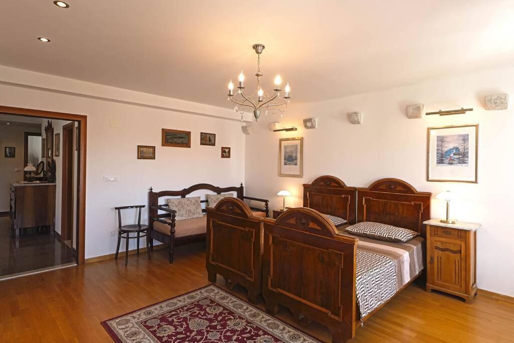 4 Bedroom In Old